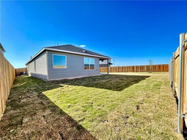 Building Photo - 126 Canley Lp