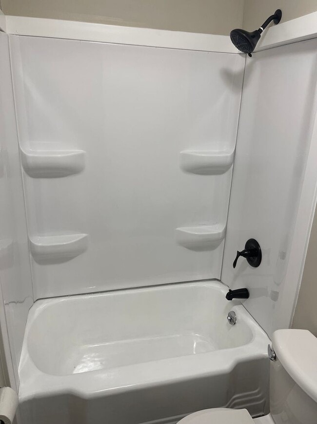 Building Photo - 2 Bedroom House for Rent