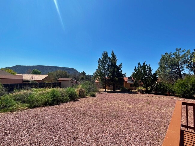 Building Photo - HOUSE - VILLAGE OF OAK CREEK