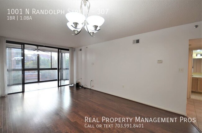 Building Photo - Pristine Ballston Condo with Sunroom- Inte...