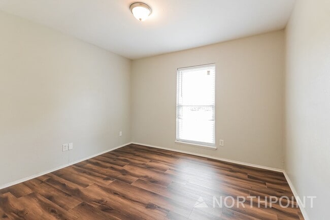 Building Photo - 4BR/2BA | Updated Single Family Home | 2-Car Garage Parking | Gated backyard