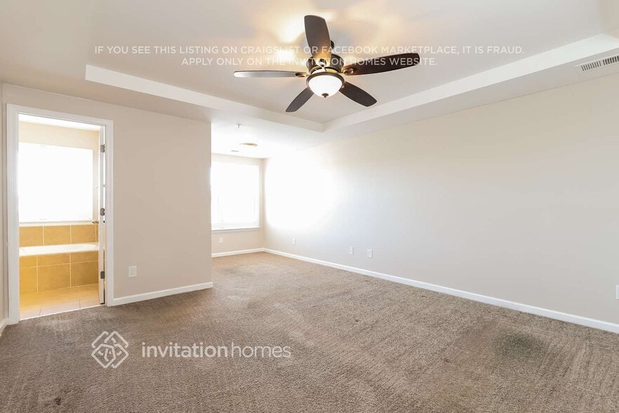 Building Photo - 3552 Village Enclave Ln