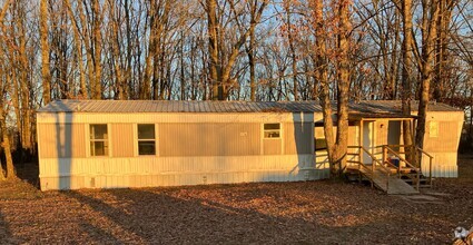 Building Photo - 2 BR 2 Bath 1,040 sq ft singlewide mobile ...