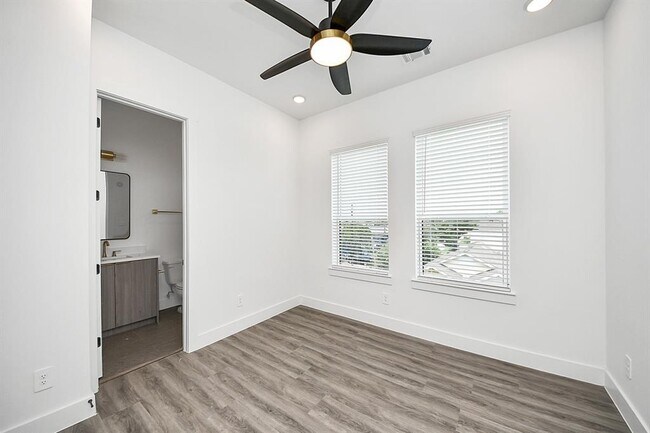 Building Photo - 3604 Runnels St