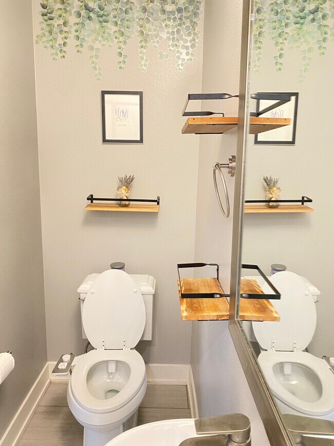 third bedroom bathroom - 645 E Evelyn Ave