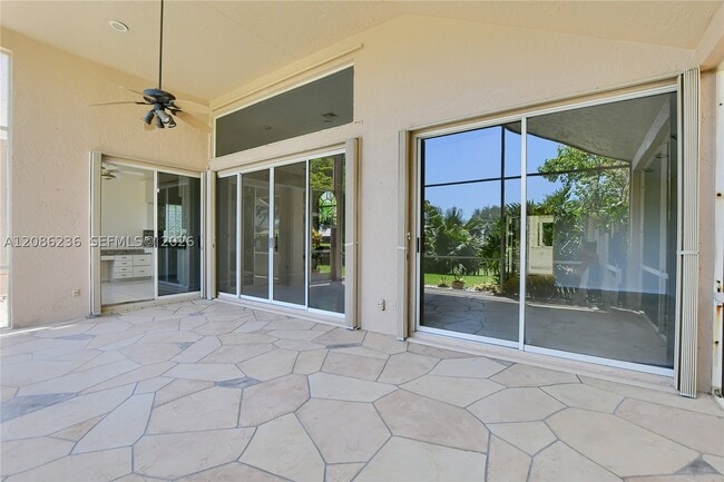 Building Photo - 11622 Creekside Dr