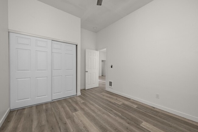 Building Photo - 6208 Pembroke Dr