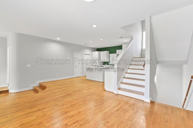 Building Photo - 1604 Reinerman St