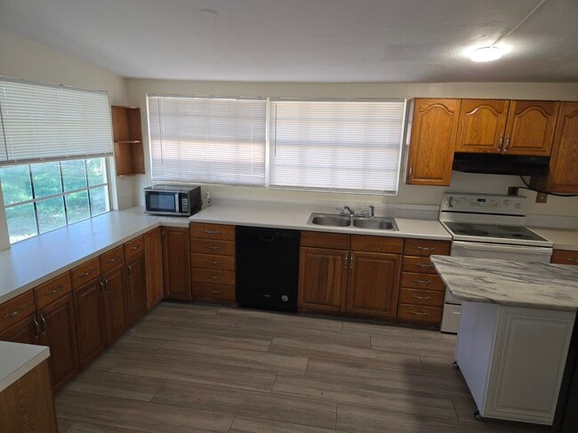 Building Photo - 3711 Roxane Blvd