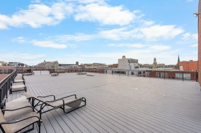 Building Photo - All Utilities Included! Bright Logan Circle 1BR/1BA Condo with Rooftop Views
