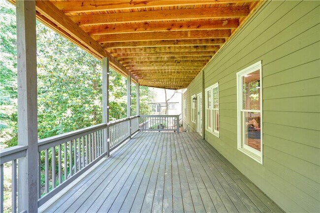 Building Photo - 958 Glenverness Dr