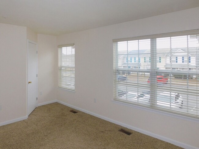 Building Photo - Recently Renovated 2 Story Inner Town Home...