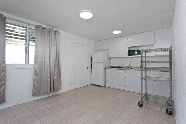 Building Photo - 436 Hualani St