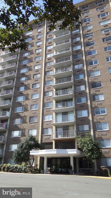 Building Photo - 2059 Huntington Ave