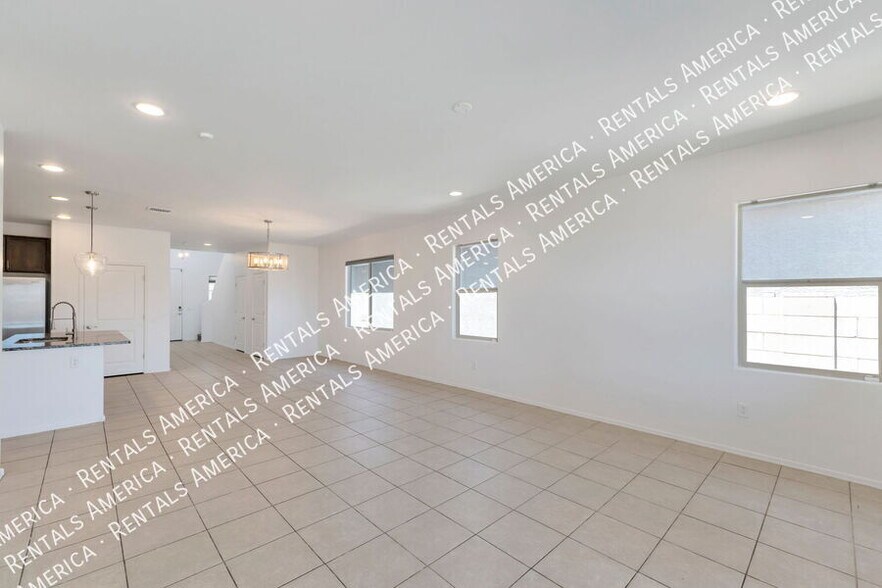 Building Photo - 6952 W Hedge Rose Dr