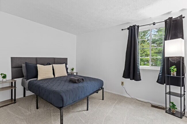 Building Photo - The Gunners Lake Gem | Modern 2BR Furnished Townhouse