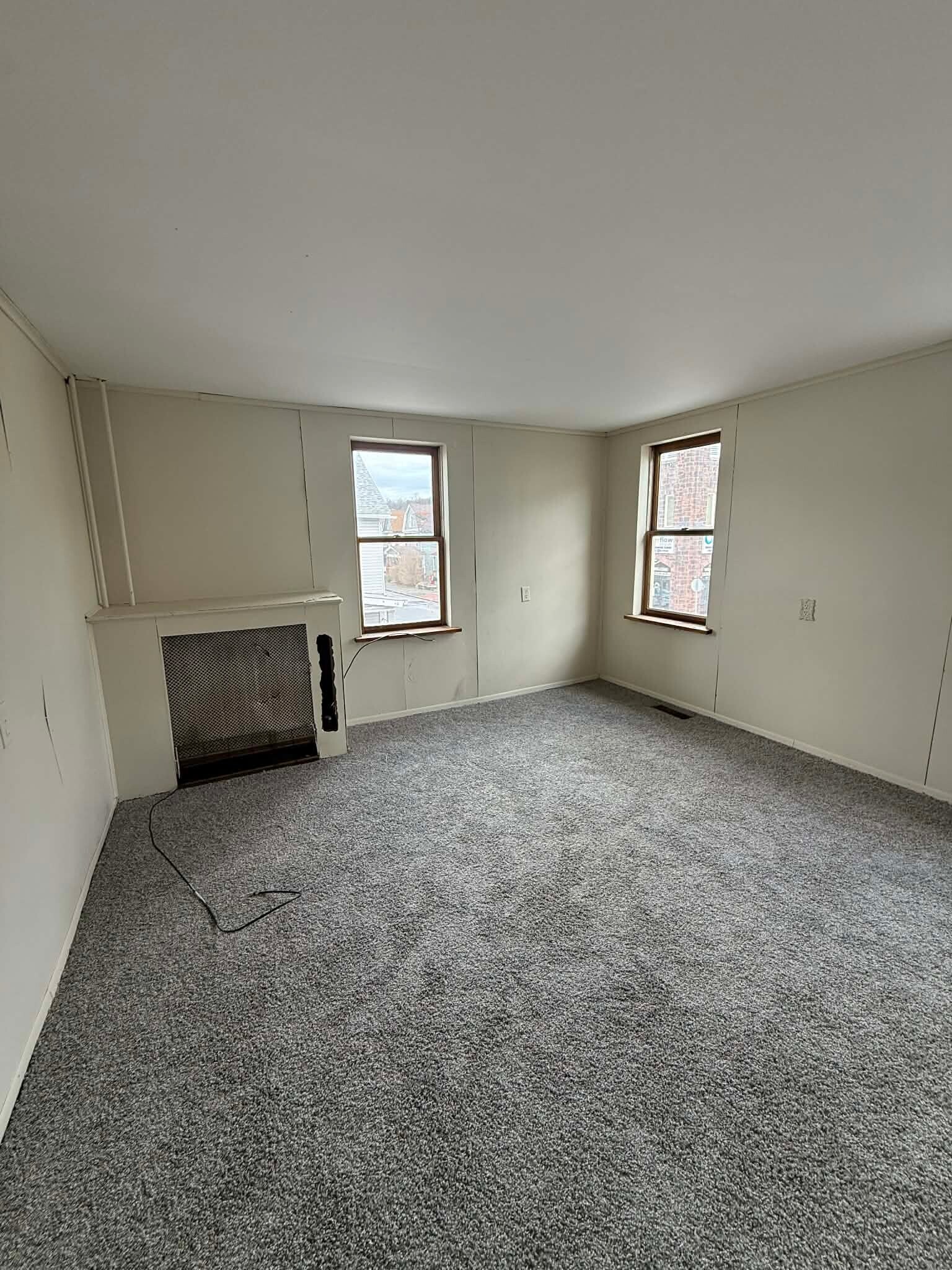 Building Photo - 200 5th Ave