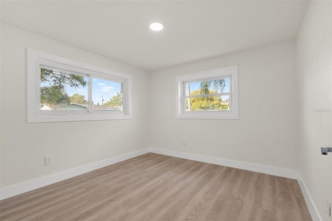 Building Photo - 2352 Lorena Ln