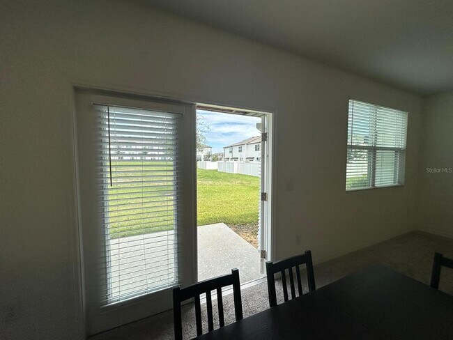 Building Photo - 118 Mandovi St