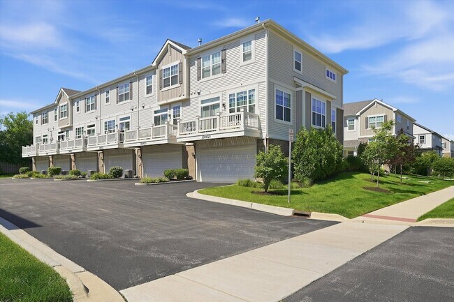 Building Photo - 30W003 Brayman Ct