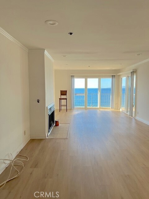 Building Photo - 535 Esplanade