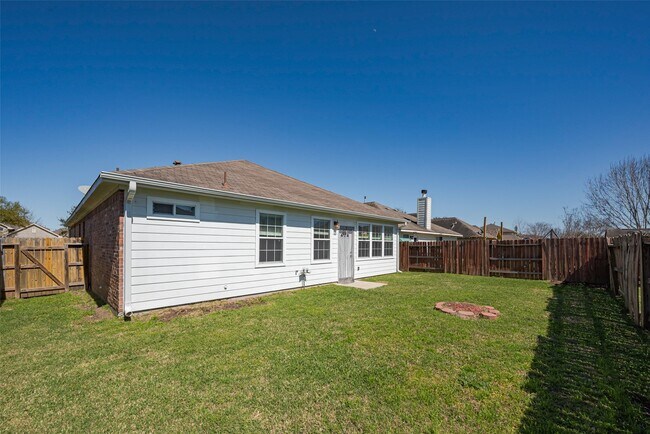Building Photo - 5906 Yaupon Ridge Dr