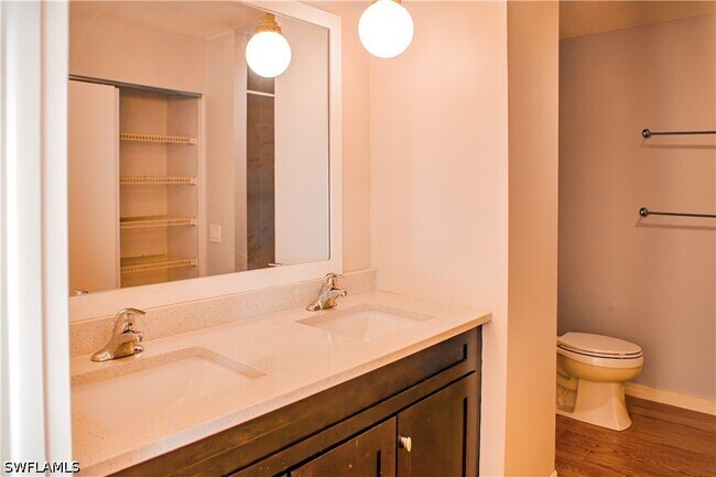 Building Photo - 148 Lake Point Ln