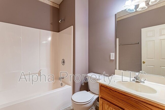 Building Photo - 1205 Carriage Park Cir