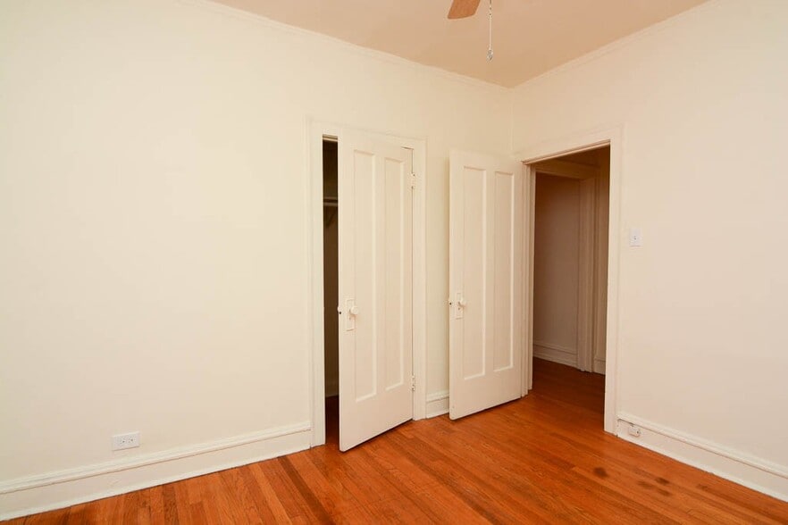 Building Photo - 4873 N Talman Ave