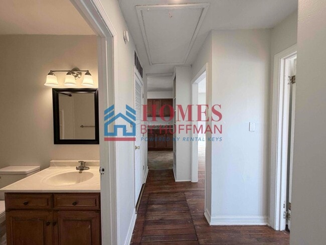 Building Photo - Two Bedroom House | Northside