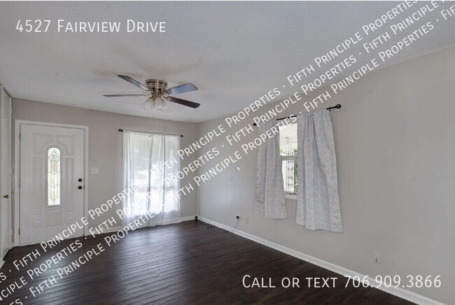 Building Photo - 4527 Fairview Dr