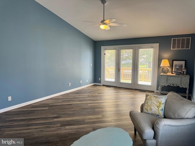 Building Photo - 8013 Bridgepointe Dr