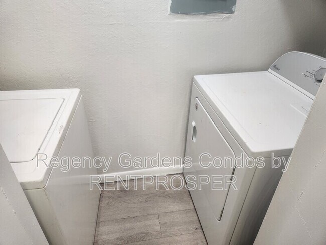 Building Photo - 4460 Perkinshire Ln