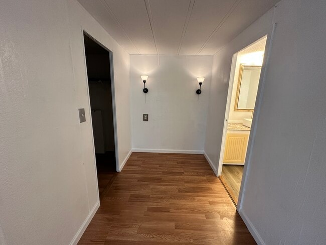 Building Photo - 44826 Orpington Ave