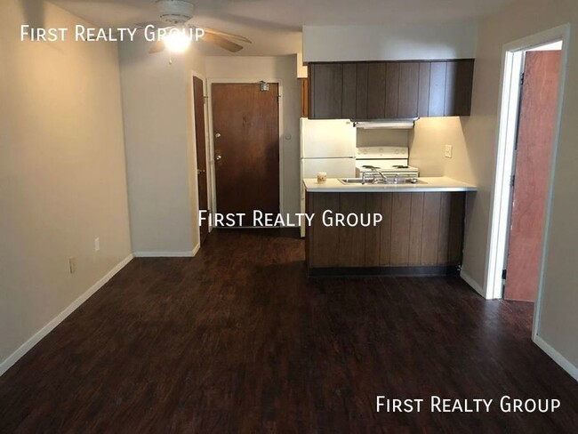 Building Photo - 1 Bedroom Downstairs Apartment for Rent, M...