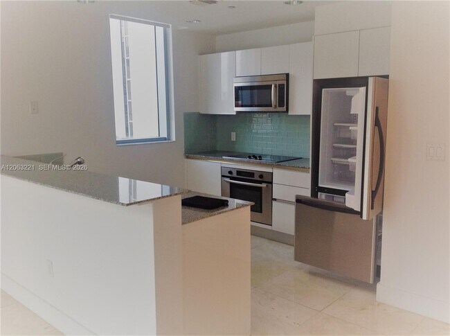 Building Photo - 1050 Brickell Ave