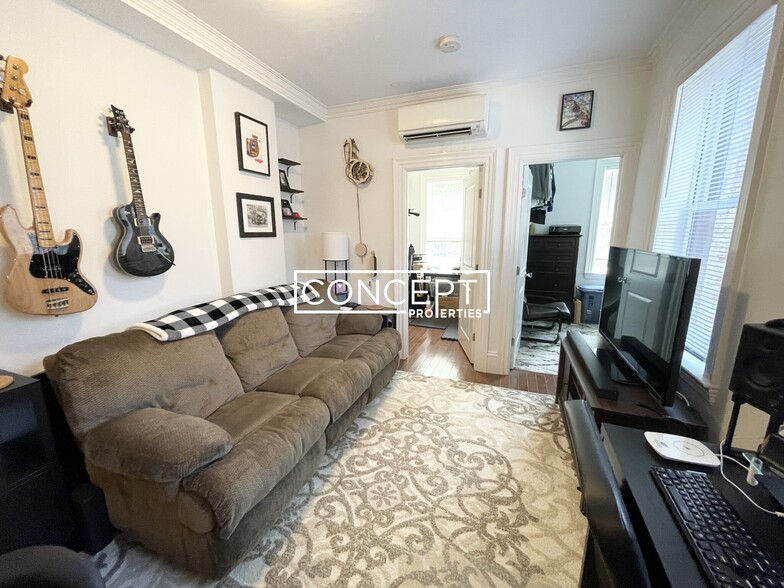 Building Photo - 98 Myrtle St