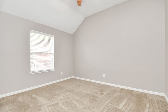 Building Photo - 17311 Elverson Oaks Dr