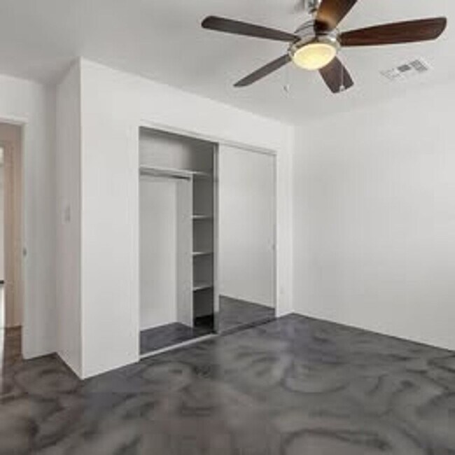 Building Photo - Great Opportunity, Great Location!   4Bed/...