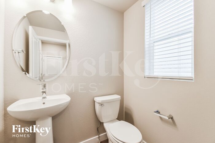 Building Photo - 11172 Murrelet Dr