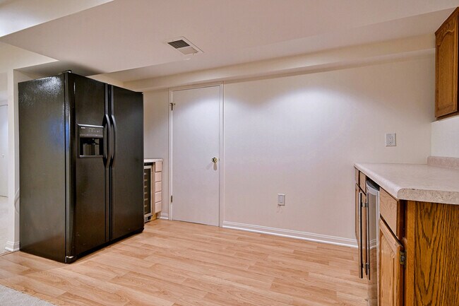 Building Photo - 2360 N Drury Ln