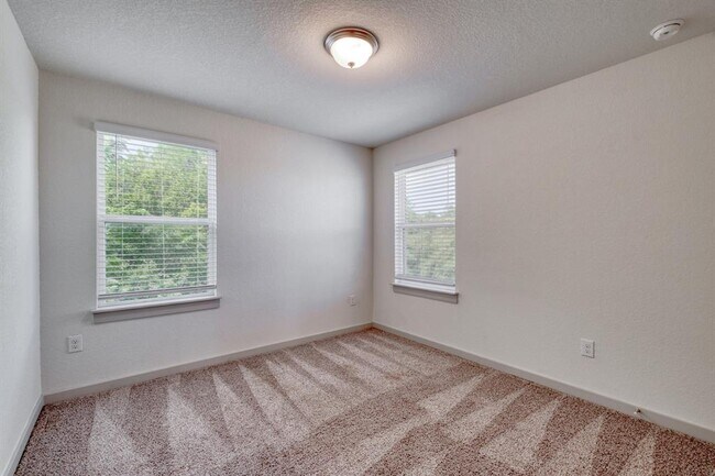 Building Photo - 7501 Smallwood Dr