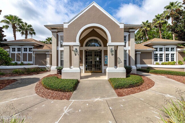 Building Photo - 10550 Baymeadows Rd