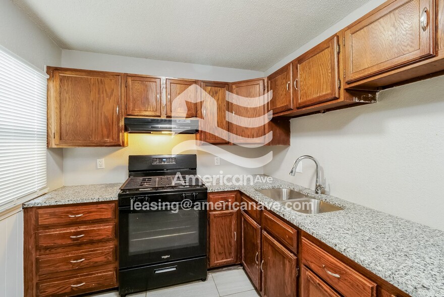 Building Photo - 5210 Saida St