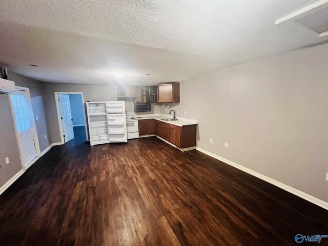 Building Photo - 3214 Clopton St SW