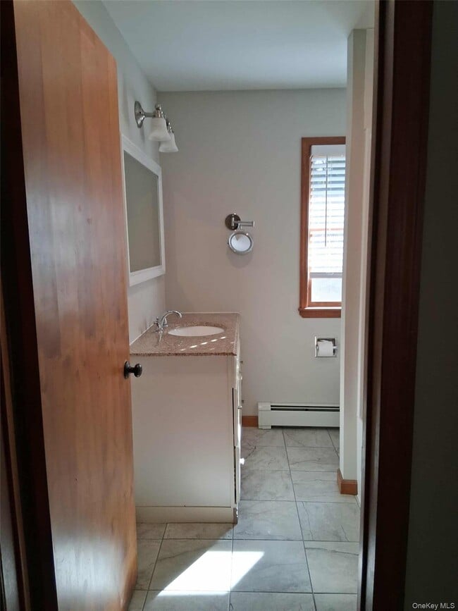 Building Photo - 15 Ugo Dr