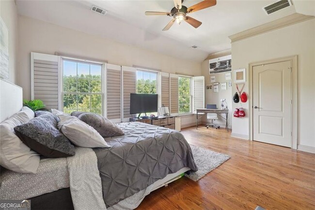Building Photo - 1071 Pearl