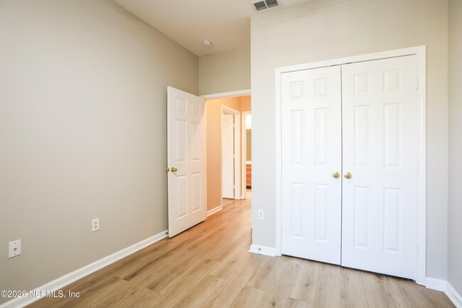 Building Photo - 10550 Baymeadows Rd