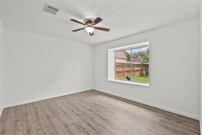 Building Photo - 2515 Northern Dr