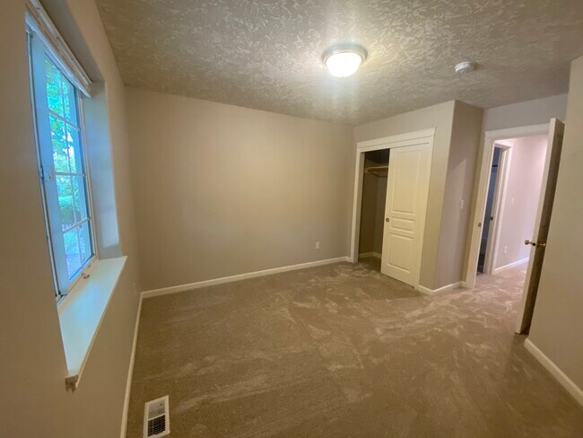 Building Photo - 748 Mule Deer St NW